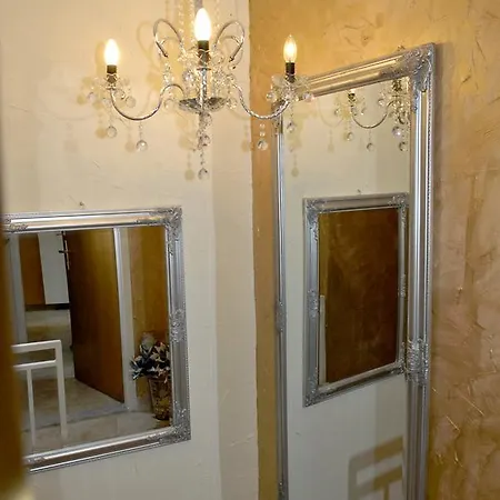 Piazzeta De Luxe Apartment