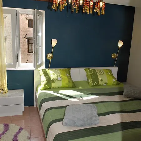 Piazzeta De Luxe Apartment *